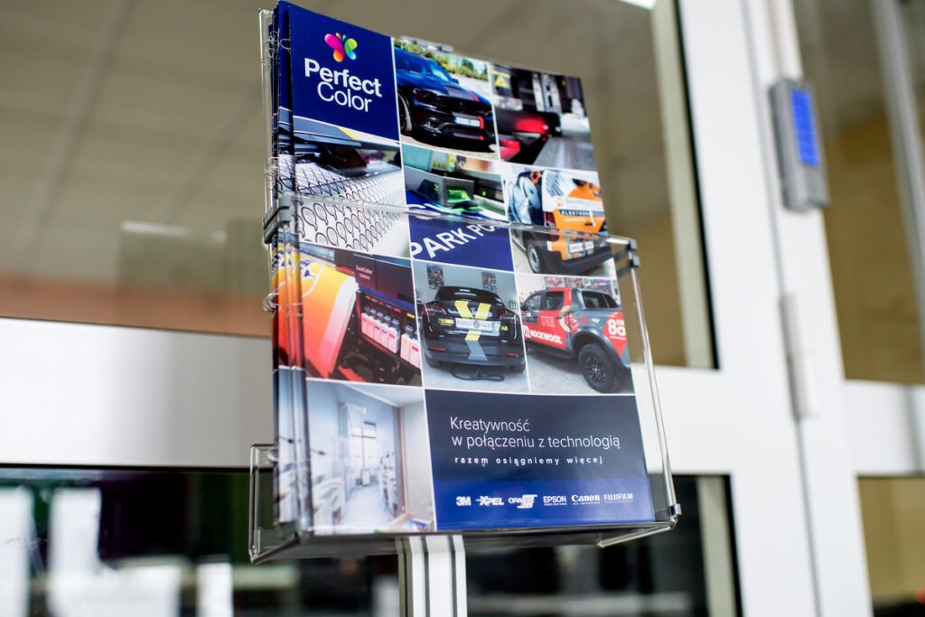 Zestaw ulotek reklamowych dla klientów