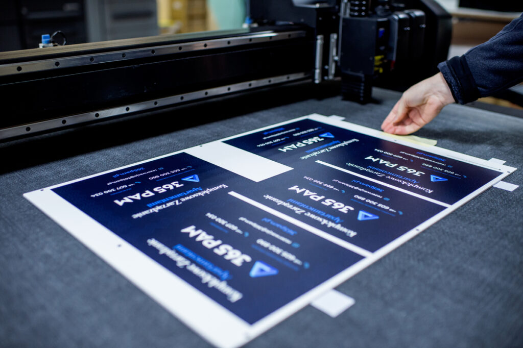 Druk etykiet i oznaczeń produktowych na arkuszach