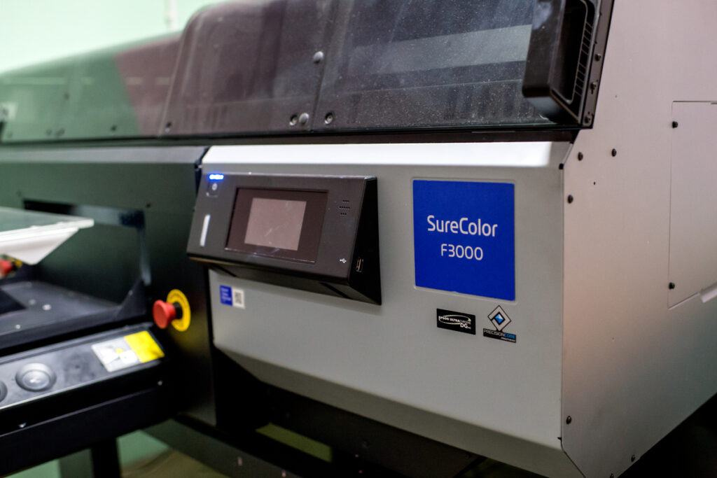 Maszyna drukująca do produkcji oznaczeń i etykiet przemysłowych